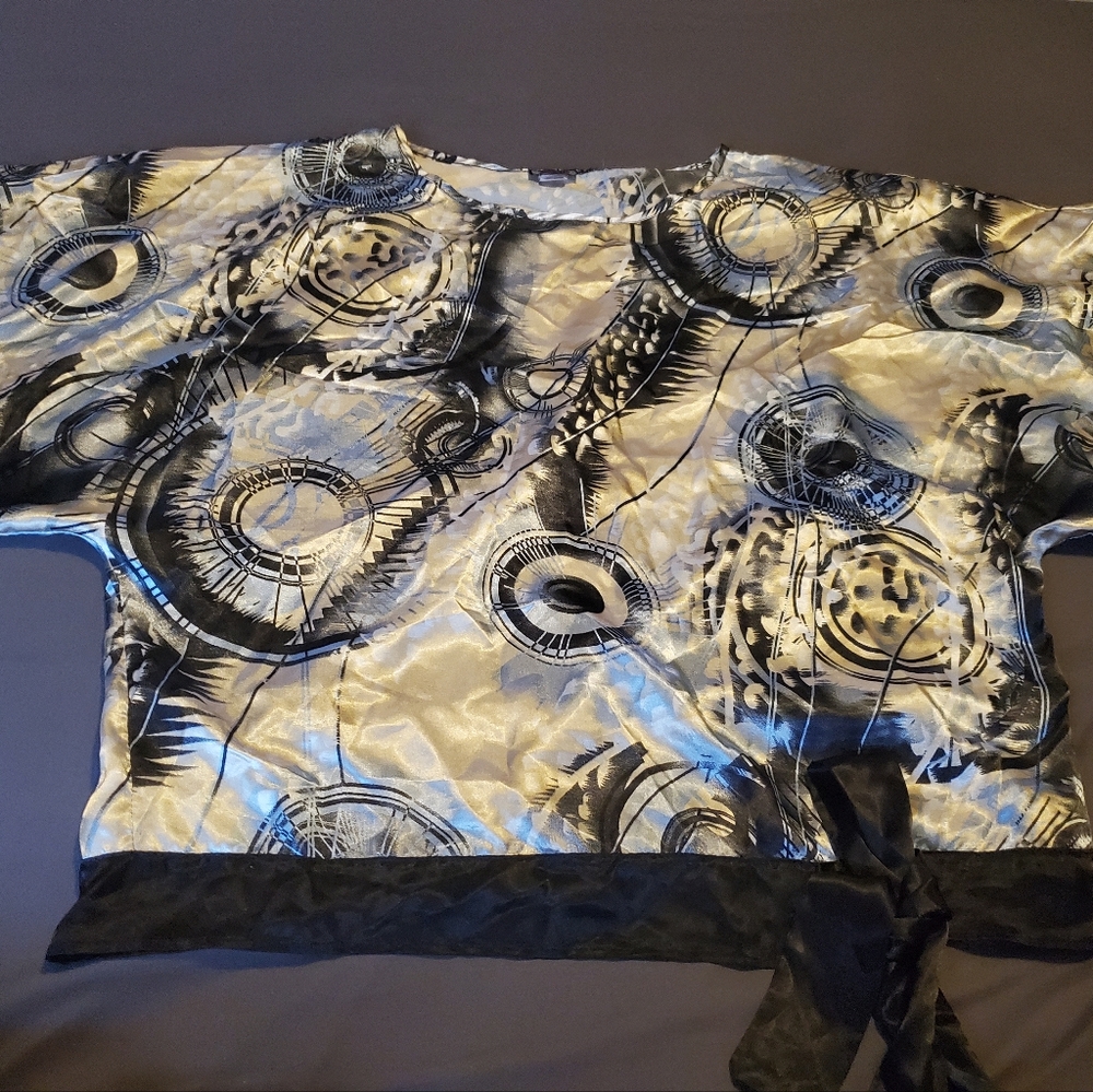 Billowy Women's Top